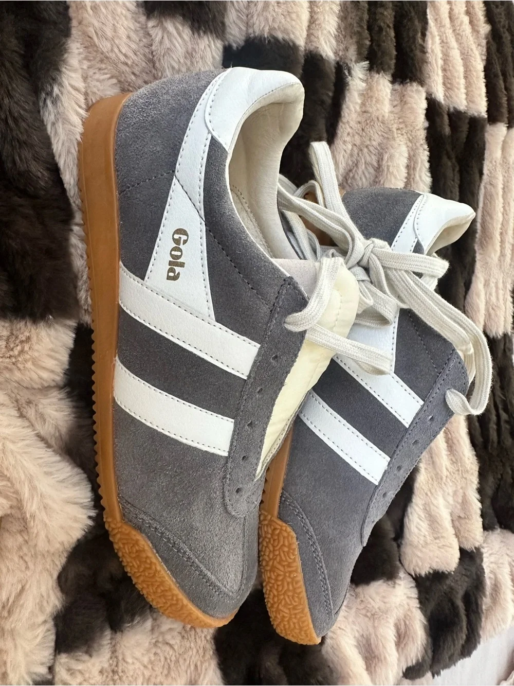 Gola Classics Elan sneakers in the Ash/White colorway